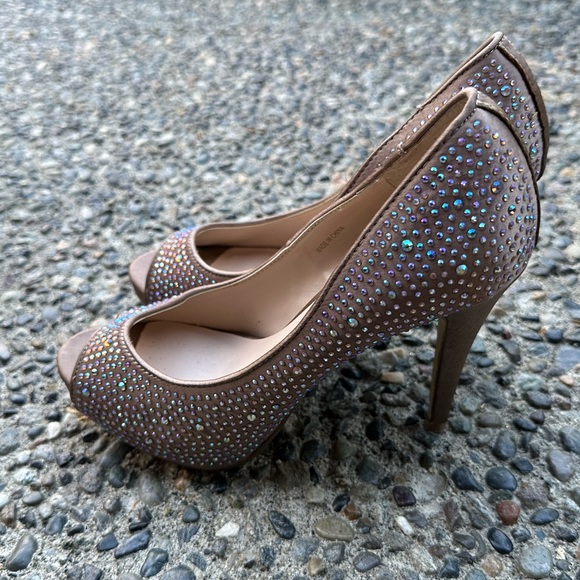Le Chateau Fancy Heels size 7 - Picture 7 of 7